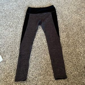 Dicks sporting goods leggings with pockets. Size: small. Brand: DSG.